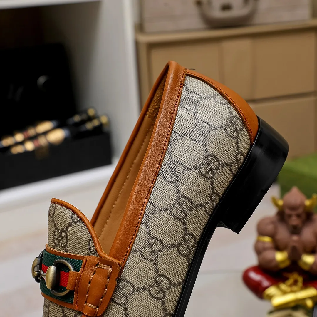 Men's men's shoes 💰420 🆘【GUCCI】Gucci ·🐂里· Hot-selling pea shoes top brand luxury, top quality, the latest fashion pea shoes. The upper is made of original first-layer cowhide. (Full first-layer water-dyed 🐂 leather·inner). The original stylish and stylish soft rubber wear-resistant and non-slip outsole is light and comfortable on the foot, available in 3 colors! Matching code: 38 / 45